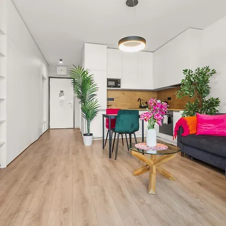 Apartment Lam Fuchsia Ac-balcony Bratislava