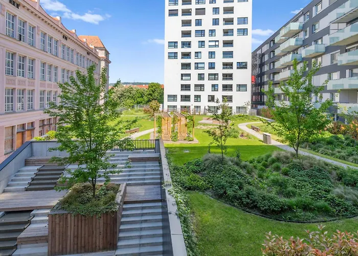 Lam Fuchsia Ac-balcony Bratislava