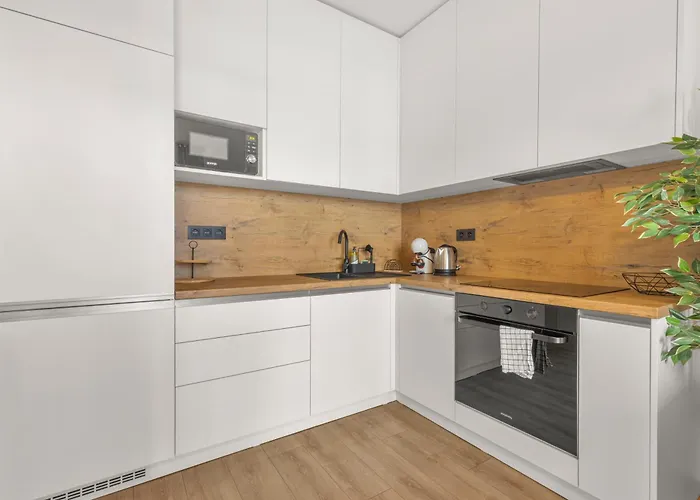 Lam Fuchsia Ac-balcony 브라티슬라바