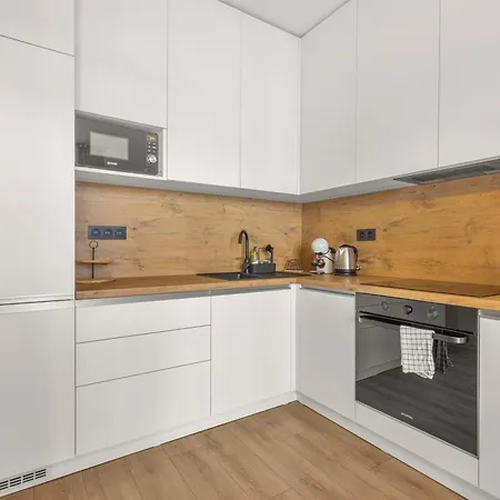 Lam Fuchsia Ac-balcony Pozsony