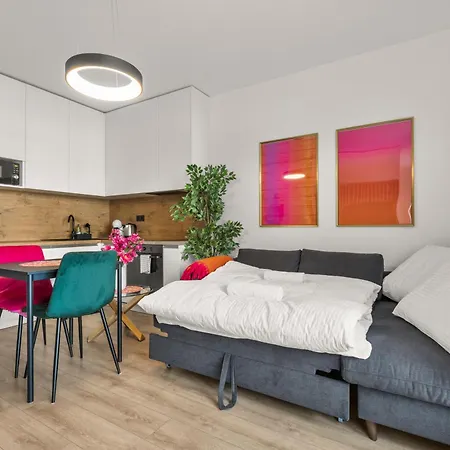 Lam Fuchsia Ac-balcony Apartman