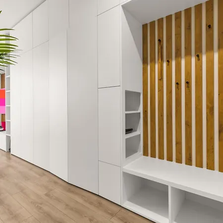 Lam Fuchsia Ac-balcony Apartman