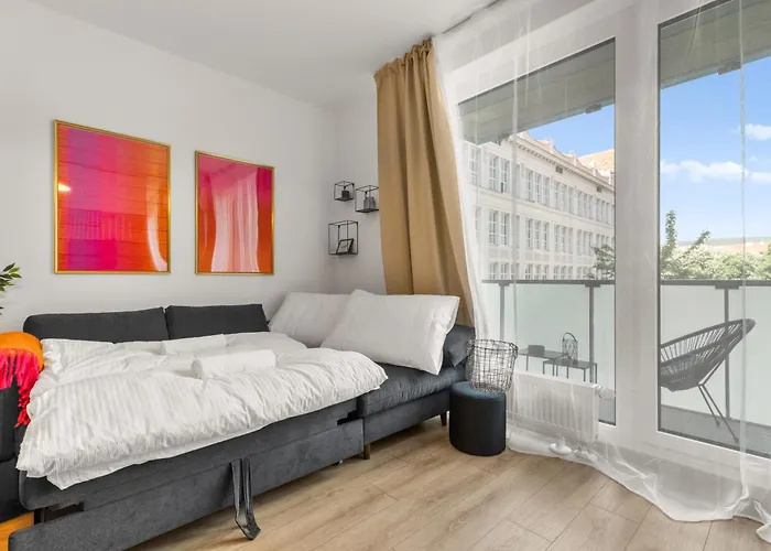 Lam Fuchsia Ac-balcony *